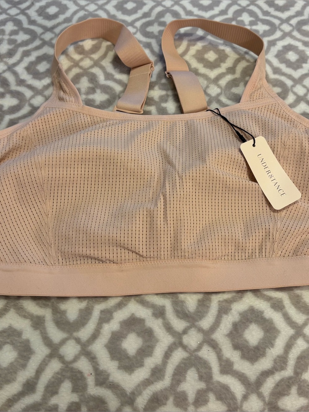 Understance NWT- with flaws- 46B/C bra full coverage no wire sports